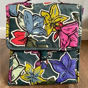 ☘️Vera Bradley Falling Flowers buckled lunch bag